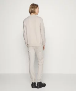 Pier One Uomo UNITED UTILITY CREW - Felpa - Stone 10 Pier One Uomo UNITED UTILITY CREW - Felpa - Stone -Moda Perfetta 9106cbd155854d5780b0c01917ebef52