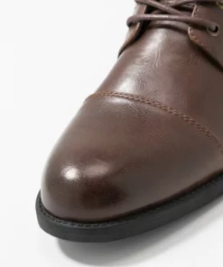 Pier One Uomo Stivaletti Stringati - Brown 13 Pier One Uomo Stivaletti Stringati - Brown -Moda Perfetta 92aa2d47122943bcaa4daa9c5ad5e668