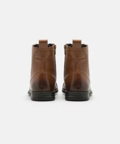 Pier One Uomo LEATHER - Stivaletti Stringati - Brown 10 Pier One Uomo LEATHER - Stivaletti Stringati - Brown -Moda Perfetta 9ae4942b35424d76b38e940598eaef2c 1