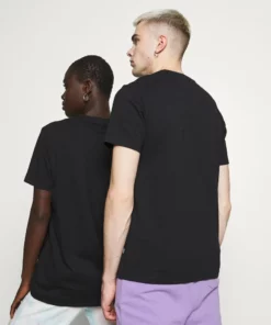 Pier One Uomo PRIDE - T-shirt Con Stampa - Black 10 Pier One Uomo PRIDE - T-shirt Con Stampa - Black -Moda Perfetta 9af9bd98f7fa41bea7691752c10c5ecc