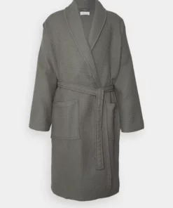 Pier One Uomo Accappatoio - Dark Grey 10 Pier One Uomo Accappatoio - Dark Grey -Moda Perfetta 9c4b93b825204807b2baa92d43454908