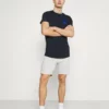 Pier One Uomo 2 PACK - Shorts - Mottled Light Grey/dark Blue 2 Pier One Uomo 2 PACK - Shorts - Mottled Light Grey/dark Blue -Moda Perfetta 9df5a2bb0661463ba10d372172da9328