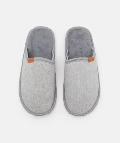 Pier One Uomo Pantofole - Grey 11 Pier One Uomo Pantofole - Grey -Moda Perfetta 9f9f96c29db647c8a8b6fbb93261c7f5 1