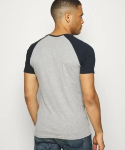 Pier One Uomo T-shirt Basic - Dark Blue 10 Pier One Uomo T-shirt Basic - Dark Blue -Moda Perfetta a0f008b019ce4afcbe1d3bb7018760e4