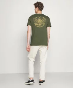 Pier One Uomo T-shirt Con Stampa - Olive 13 Pier One Uomo T-shirt Con Stampa - Olive -Moda Perfetta a2268955fee14a21a13b5c8f7709cadc
