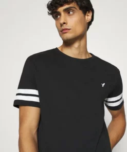 Pier One Uomo T-shirt Con Stampa - Black -Moda Perfetta a2d74bcdc99f438b8c979c8f5e2bd328