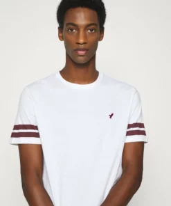 Pier One Uomo T-shirt Con Stampa - White 11 Pier One Uomo T-shirt Con Stampa - White -Moda Perfetta a4c2af3840d3455488eea7187730e42b