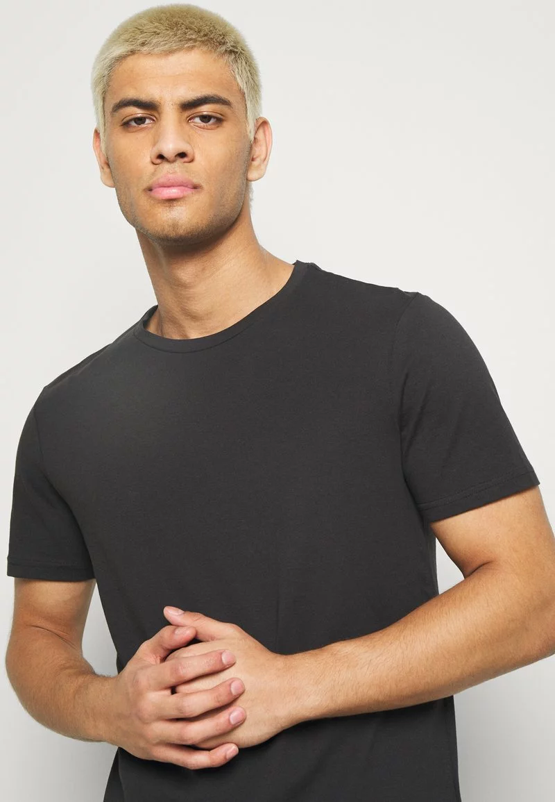 Pier One Uomo 7 PACK - T-shirt Basic - Black 7 Pier One Uomo 7 PACK - T-shirt Basic - Black - immagine 5