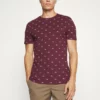 Pier One Uomo T-shirt Con Stampa - Bordeaux 2 Pier One Uomo T-shirt Con Stampa - Bordeaux -Moda Perfetta a616fbdfd4da4922a9f3f77bb71d9a16