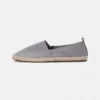 Pier One RENA ESPADRILLE UNISEX - Espadrillas - Light Grey -Moda Perfetta a625ac24e213461a94d5096727f45e98