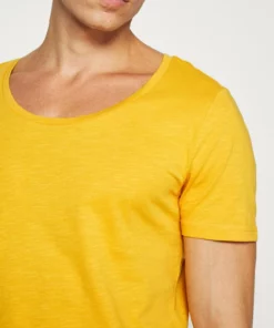 Pier One Uomo T-shirt Basic - Light Yellow 11 Pier One Uomo T-shirt Basic - Light Yellow -Moda Perfetta a899c187bfe34c968bd43da55b612576