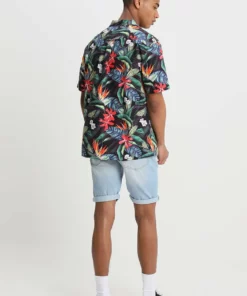 Pier One Uomo FLOWER RESORT - Camicia - Multicoloured 10 Pier One Uomo FLOWER RESORT - Camicia - Multicoloured -Moda Perfetta a8ccfb1570584aceab6617e85bfb4b70