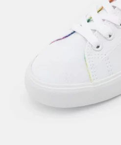 Pier One UNISEX - Sneakers Basse - White 13 Pier One UNISEX - Sneakers Basse - White -Moda Perfetta a918f0467e7d49a487c205d1cee80b4a