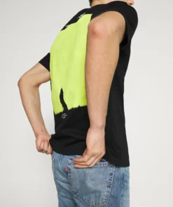 Pier One Uomo T-shirt Con Stampa - Black 14 Pier One Uomo T-shirt Con Stampa - Black -Moda Perfetta a9a1fcccd7c7446e8b4a19a6dbaf681c