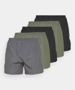 Pier One Uomo 5 PACK - Boxer - Black/khaki/dark Grey 12 Pier One Uomo 5 PACK - Boxer - Black/khaki/dark Grey -Moda Perfetta aabf1b6cd2d84a338064454393e5f372