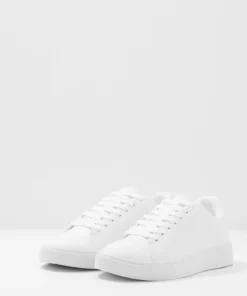 Pier One Uomo Sneakers Basse - White 15 Pier One Uomo Sneakers Basse - White -Moda Perfetta aafffb51d8e840d5b6d1bdc1fa2ff939