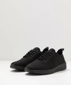 Pier One Uomo Sneakers Basse - Black 10 Pier One Uomo Sneakers Basse - Black -Moda Perfetta ac3027d35b3f4577b4e86f2830d29f46
