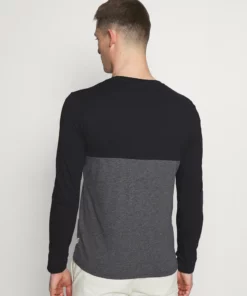 Pier One Uomo Maglietta A Manica Lunga - Black/mottled Dark Grey 10 Pier One Uomo Maglietta A Manica Lunga - Black/mottled Dark Grey -Moda Perfetta af0b5643af9a4ea8a122e2591b6b14bb