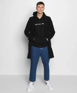 Pier One Uomo WASTE OF TIME HOOD - Felpa Con Cappuccio - Black 9 Pier One Uomo WASTE OF TIME HOOD - Felpa Con Cappuccio - Black -Moda Perfetta b14e93a75a354eee810e370764d95c3c