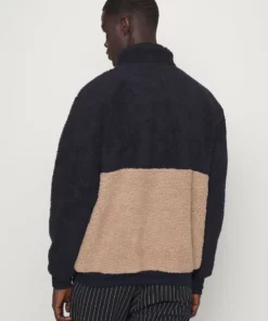 Pier One Uomo Felpa In Pile - Dark Blue/tan 10 Pier One Uomo Felpa In Pile - Dark Blue/tan -Moda Perfetta b40734b825f84c52aecf1d859ccd72ba