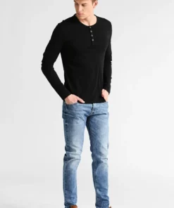 Pier One Uomo Maglietta A Manica Lunga - Black 10 Pier One Uomo Maglietta A Manica Lunga - Black -Moda Perfetta b4510c612f974f6ab623b424ff1ec463