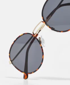 Pier One UNISEX - Occhiali Da Sole - Brown 9 Pier One UNISEX - Occhiali Da Sole - Brown -Moda Perfetta b72559c07238497cb4d68d31cb8ed92b