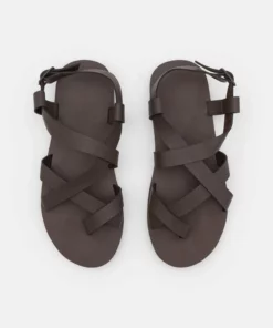 Pier One Uomo Infradito - Dark Brown 11 Pier One Uomo Infradito - Dark Brown -Moda Perfetta b76a7b15ba8d4d6dbcf163b288e58293