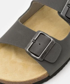 Pier One Uomo UNISEX - Pantofole - Dark Grey 13 Pier One Uomo UNISEX - Pantofole - Dark Grey -Moda Perfetta b79c51a86cb445aa888f3ee0244a87c5