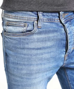 Pier One Uomo DISTRESSED DENIM SLIM FIT - Jeans Slim Fit - Light Blue -Moda Perfetta b86083159dfb45f9a2d3205fff07db70