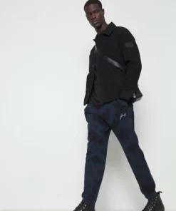Pier One Uomo TIE DYE JOGGER - Pantaloni Sportivi - Dark Blue- Black 11 Pier One Uomo TIE DYE JOGGER - Pantaloni Sportivi - Dark Blue- Black -Moda Perfetta ba70900c016d4440a5c0ff046214c751