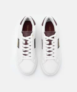 Pier One Uomo Sneakers Basse - White 11 Pier One Uomo Sneakers Basse - White -Moda Perfetta bb3ea8f79b4f40e8afda29d0e7f6b20d