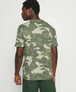 Pier One Uomo T-shirt Con Stampa - Dark Green 10 Pier One Uomo T-shirt Con Stampa - Dark Green -Moda Perfetta bb9981d351a940e7bdf7e1a4d0ef94e1