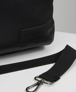 Pier One UNISEX - Borsa Da Viaggio - Black 15 Pier One UNISEX - Borsa Da Viaggio - Black -Moda Perfetta bc2e0531953145ecb0ecb1c9b77ca5fc