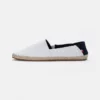 Pier One Unisex Espadrillas - White - Dark Blue 2 Pier One Unisex Espadrillas - White - Dark Blue -Moda Perfetta be96cfbba0e741a9a150fa16c7605508