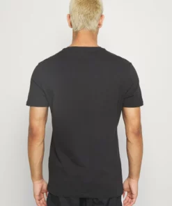Pier One Uomo 7 PACK - T-shirt Basic - Black 11 Pier One Uomo 7 PACK - T-shirt Basic - Black -Moda Perfetta c239e8a3e78042a8accd19b3ccbc3f93