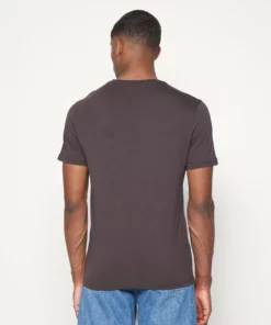 Pier One Unisex GRAPHIC T-SHIRT - T-shirt Basic - Brown 14 Pier One Unisex GRAPHIC T-SHIRT - T-shirt Basic - Brown -Moda Perfetta c23ca18a52504e3e94e037f0d28fd449 1