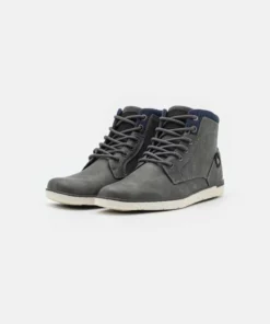 Pier One Uomo Sneakers Alte - Dark Grey 9 Pier One Uomo Sneakers Alte - Dark Grey -Moda Perfetta c2ec5501120c4093a4fd4212e27a085a