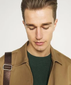 Pier One Uomo Maglione - Mottled Dark Green 13 Pier One Uomo Maglione - Mottled Dark Green -Moda Perfetta c4a75157027844b18a449c0bf30f39e5