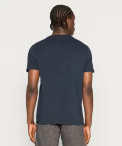 Pier One Uomo T-shirt Con Stampa - Dark Blue 9 Pier One Uomo T-shirt Con Stampa - Dark Blue -Moda Perfetta c4e28d175f524a7b8fe0846ce0e5b3a0