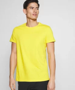 Pier One Uomo 5 PACK - T-shirt Basic - Olive/ White/ Navy /yellow /black 16 Pier One Uomo 5 PACK - T-shirt Basic - Olive/ White/ Navy /yellow /black -Moda Perfetta c50c887c9e5746a4b36cae7e276005e1