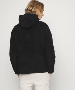 Pier One Uomo Felpa Con Cappuccio - Black 10 Pier One Uomo Felpa Con Cappuccio - Black -Moda Perfetta c5b0ccf541bd4fffb3d11d01e49b6345