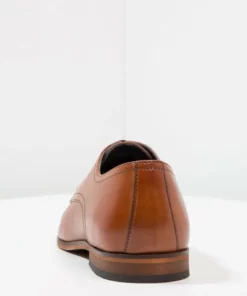 Pier One Uomo Stringate Eleganti - Cognac 11 Pier One Uomo Stringate Eleganti - Cognac -Moda Perfetta c76103f9df4b497f8e078d75e2ec680a