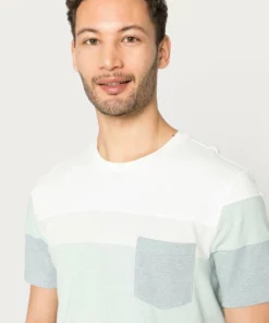 Pier One Uomo T-shirt Basic - Green 11 Pier One Uomo T-shirt Basic - Green -Moda Perfetta c9ab4452e4a3448a800f4b10e181e25d