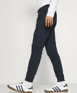 Pier One Uomo Pantaloni Cargo - Dark Blue 11 Pier One Uomo Pantaloni Cargo - Dark Blue -Moda Perfetta cc0e7fdc53424e03a261468bcb3d65ec