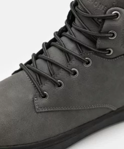 Pier One Uomo Sneakers Alte - Dark Gray 13 Pier One Uomo Sneakers Alte - Dark Gray -Moda Perfetta cf2d50cc80484f929bba64328e6396ad