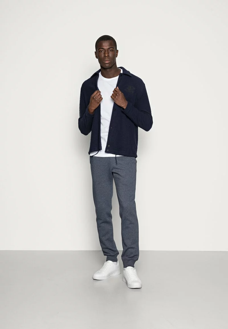 Pier One Uomo 3 PACK - T-shirt Basic - White/black/light Grey 3 Pier One Uomo 3 PACK - T-shirt Basic - White/black/light Grey