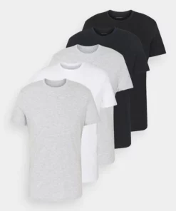 Pier One Uomo 5 PACK - T-shirt Basic - Black/dark Blue 18 Pier One Uomo 5 PACK - T-shirt Basic - Black/dark Blue -Moda Perfetta d482ab0a7341437991fa38a4a648362e