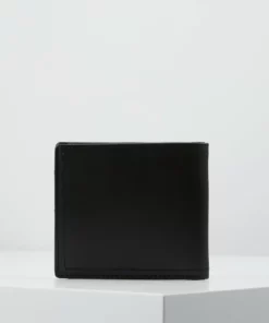 Pier One Uomo LEATHER - Portafoglio - Black 12 Pier One Uomo LEATHER - Portafoglio - Black -Moda Perfetta d6afb2969d804a59a62b8367b8e7b24e