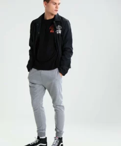 Pier One Uomo Pantaloni Sportivi - Light Grey 9 Pier One Uomo Pantaloni Sportivi - Light Grey -Moda Perfetta d935ebb11b8a4ba2966829c99358ab7c