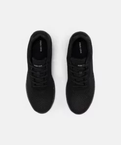 Pier One Unisex Sneakers Basse - Black 11 Pier One Unisex Sneakers Basse - Black -Moda Perfetta d9cfec463a37421e9e1777ec38f68068